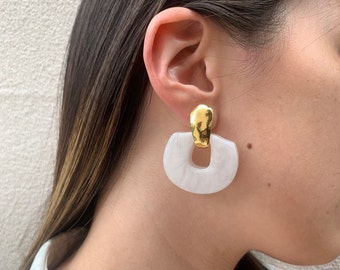 Mod earrings, Door knocker white pearl acrylic earrings, mid century modern earrings, vintage 90s inspired bold chunky earring, jewelr ygift