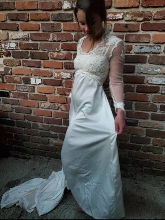 Gorgeous Detailed Antique Wedding Dress