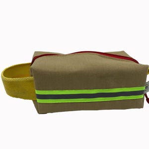 Kevlar Feuerwehr-Toilettenartikel - Hergestellt aus authentischem Kevlar-Bunker-Getriebestoff und recyceltem Feuerwehrschlauch