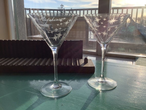 Set of 2 Personalized Starburst Martini Glasses 10 Oz. 