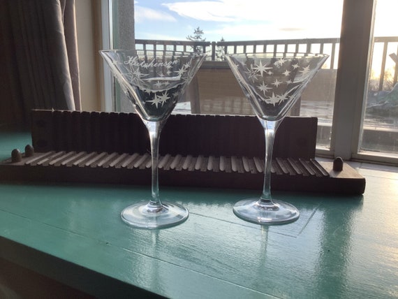 Set of 2 Olive Etched Martini Glasses With Starburst 10 Oz. 