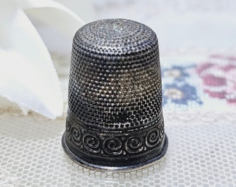 Vintage Sterling Silver Thimble - Stamped and Hallmarked - Digitabulists Collectible Sewing Thimble.