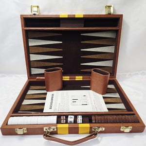 Vintage Deluxe Backgammon Brettspiel Set - 15 &quot;Länge - Original Hartschale mit Retro Gelben Streifen - Zwei Spieler Strategie Brettspiel