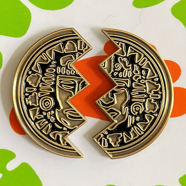 Legends of the Hidden Temple Medallion -- PINS (1.25"x) -- 2 pieces
