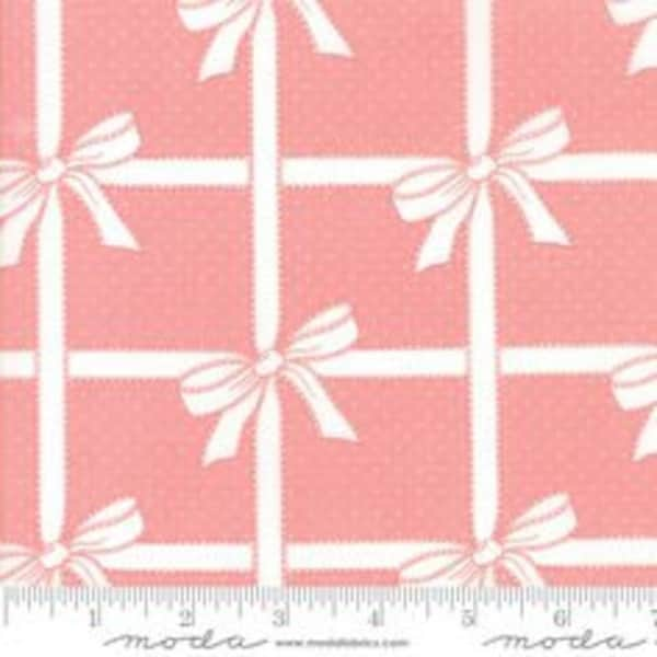 Vintage Holiday Continuous 1/2 YARD Pink Gift Wrap Bonnie and Camille Moda OOP Cotton Christmas fabric