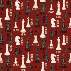 Peut inclure: Motif répété de pièces d'échecs noires et blanches sur fond rouge foncé. Le motif comprend des rois, des reines, des cavaliers, des fous, des tours et des pions, avec les noms des pièces.