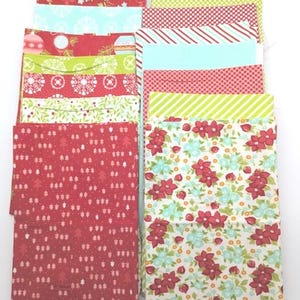 Vintage Holiday Fat Quarter Bundle, 16 pcs Bonnie and Camille Moda OUT OF PRINT Precut Fabric