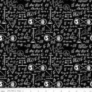 Może przedstawiać: Czarno-biały materiał z powtarzającym się wzorem wzorów naukowych, równań i symboli. Wzór zawiera globus, zlewka, trójkąt i wagę.