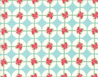 Sweet Christmas  Urban Chiks Continuous HALF YARD 31157-21 - Cool Mint - Moda - OOP Cotton Holiday fabric