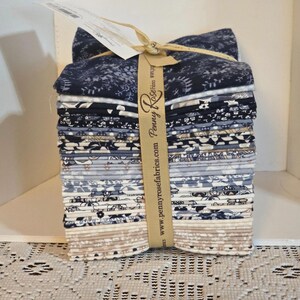 Penny Rose Fabrics 24 st. Fat Quarter-bundel CHARMING by Gerri Robinson 2017 Uitverkocht