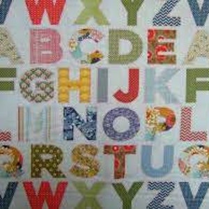 PB e J Basic Grey Alphabet 1/2 JARDA Moda OOP Tecido de algodão