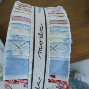 Porcelain Jelly Roll (40 2.5&quot;x44&quot;Strips) - Lynne Wilson - Moda - Out of Print - precut - Floral - 100% Cotton Fabric