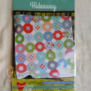 Patrón de colcha Hideaway Cluck Cluck Sew Allison Harris Fat Quarter Friendly