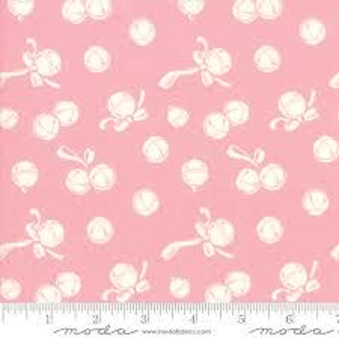 Deer Christmas 1/2 Yard Buttermint 31163 15 Urban Chiks Moda