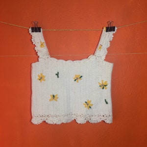 Hand Knitted Customized Crochet Daisy Beige Tank Crop Top, Handmade Floral Clothing, Birthday Gift for Women Her Tank Top Wear Valentine Day image 3