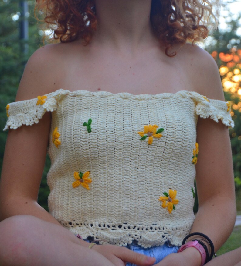 Hand Knitted Customized Crochet Daisy Beige Tank Crop Top, Handmade Floral Clothing, Birthday Gift for Women Her Tank Top Wear Valentine Day image 8