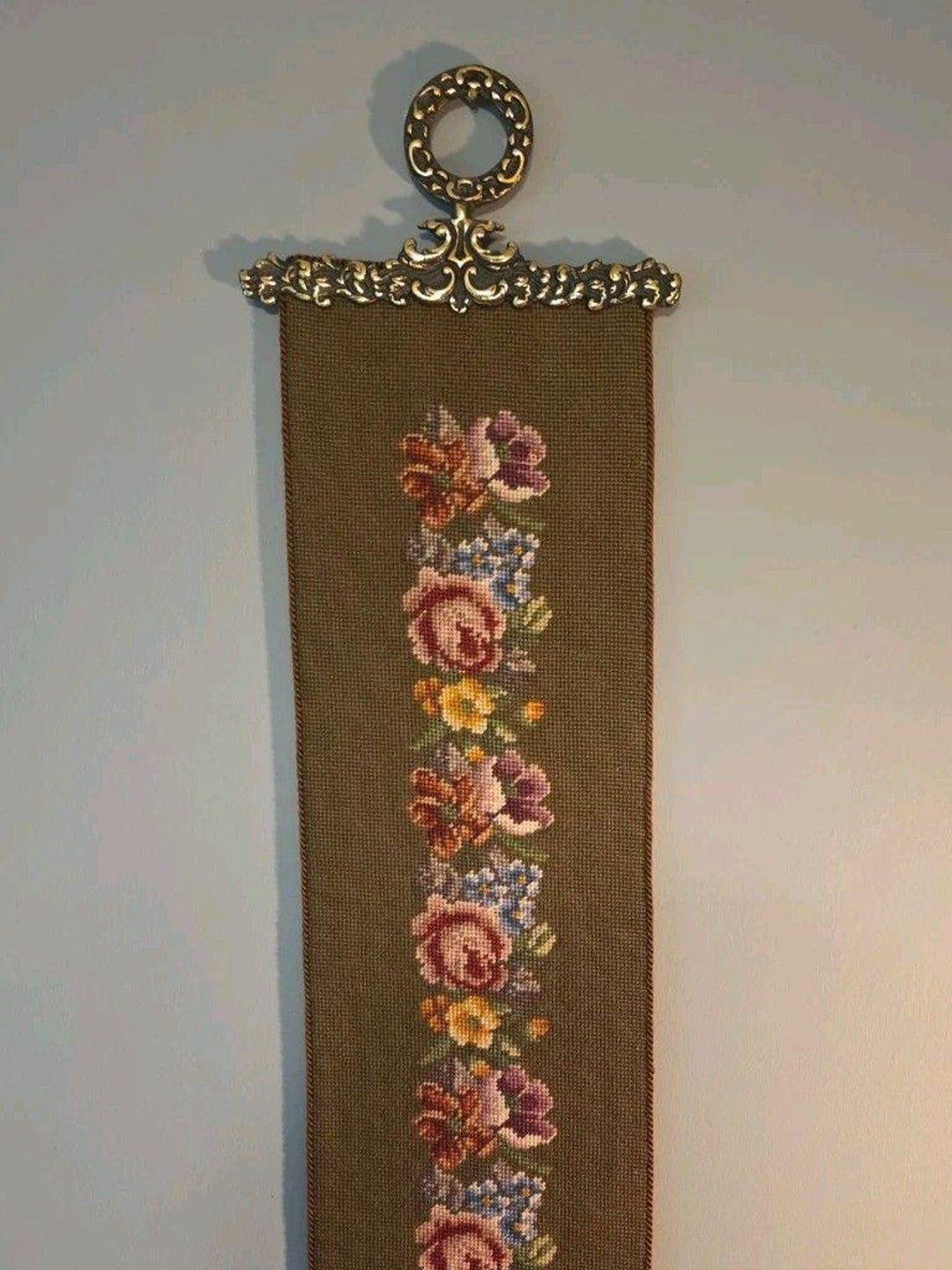 Decroative R Outine Vintage Embroidered Floral Tapestry Wall Decroative Hanging Brass Ends ...