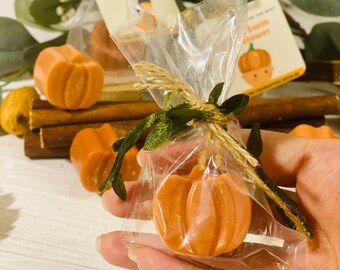Juego de 10 mini jabones de calabaza para baby shower con temática de otoño. Jabón de calabaza de avena y leche de cabra hecho a mano y personalizado, regalo para fiesta.