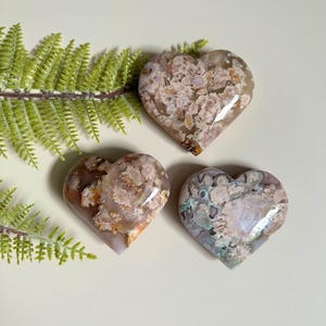Flower Agate Heart Carving