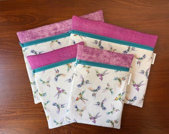 Bolsa para proyectos Hummingbird para punto de cruz, bordado e iPad en dos tamaños.