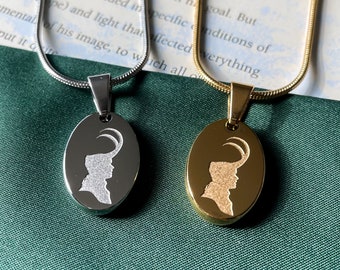 いたずらポートレートネックレス - 刻印入りオーバルスネークチェーンペンダントネックレス