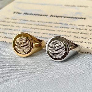 Shining Mirrorball Signet Ring - Engraved Circle Signet Ring