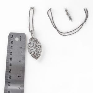 Collar con colgante reversible Brighton Andaluz, chapado en plata, cadena de 86 cm (34"). imagen 5
