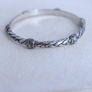 Brighton Slim Flätat Armband Silverpläterat Pendant 2,5" Stapelbart Style Vintage Smycken i Lager bild 3