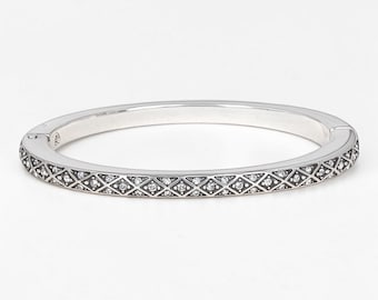 Brighton Diamond Hinged Bangle Bracelet Inset Crystal Magnetic JB0392 2.5 Inch