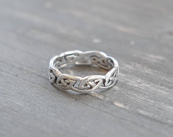 Sterling Silver 925 Ring Band size 6 Celtic Knot Design 2.5g