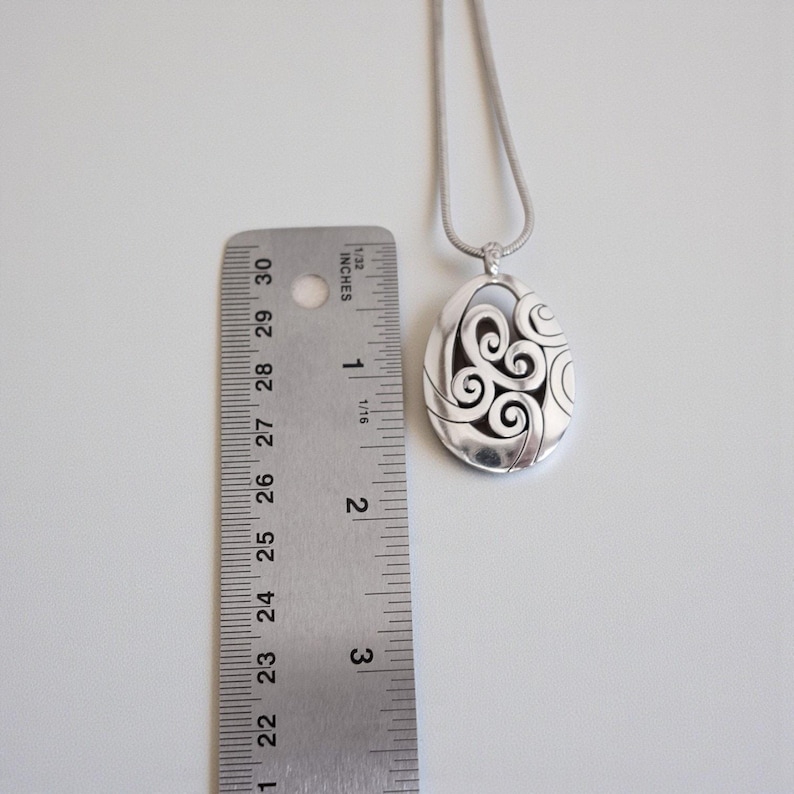 Collar con colgante de lágrima enrollada Brighton Mingle, chapado en plata, de 40,6 a 45,7 cm imagen 6