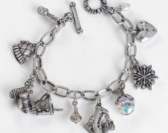 Bracelet à breloques à l'ancienne Brighton Winter Wonderland, émail des Fêtes 20,24 cm (20,2 cm)