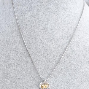 Collana con ciondolo a forma di cuore color oro Brighton: gioielli delicati incisi immagine 5