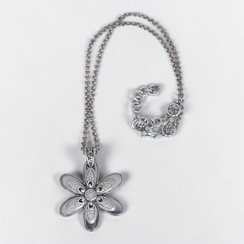 Brighton Dazzle Bloom dubbele madeliefje hanger ketting strass zilver Gepensioneerd afbeelding 2