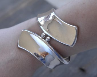 925 Silver Bracelet Mexico 63g Hinged Bypass Clamper Bangle Cuff Modernist