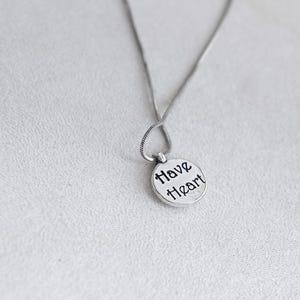 Collana con ciondolo a forma di cuore color oro Brighton: gioielli delicati incisi immagine 4