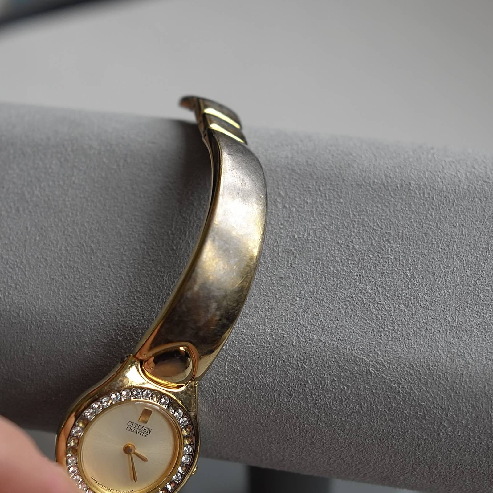 Vintage Citizen Ladies Dress Watch EK5004 Gold Tone Crystals 
