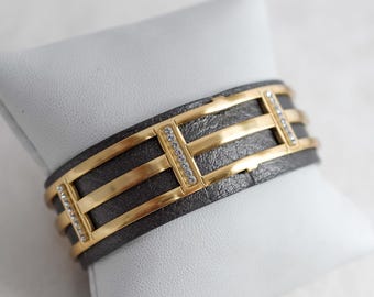 ブライトン クリスト ローヌ カフブレスレット：ゴールドトーン、リバーシブルレザーインサート