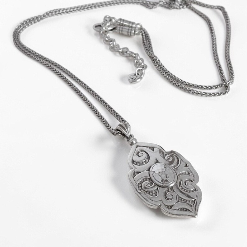 Collar con colgante reversible Brighton Andaluz, chapado en plata, cadena de 86 cm (34"). imagen 2