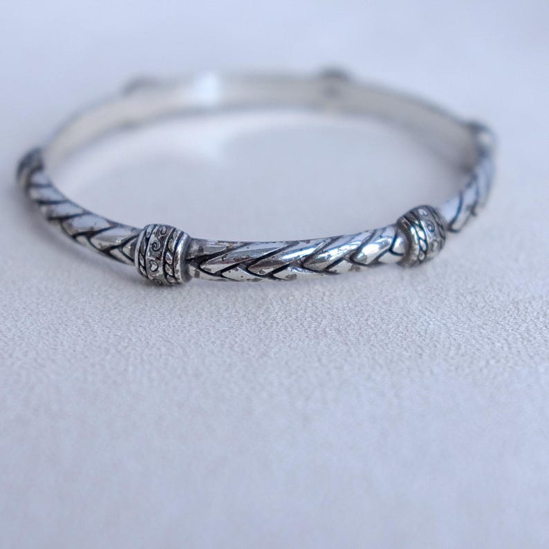 Brighton Slim Flätat Armband Silverpläterat Pendant 2,5" Stapelbart Style Vintage Smycken i Lager bild 2