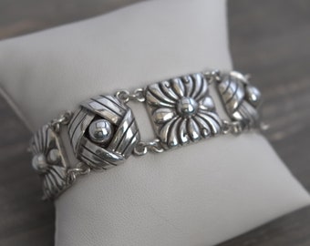 Brighton Sonora Knot Link Bracelet Vintage Silver Plated Fold Over Clasp 7".