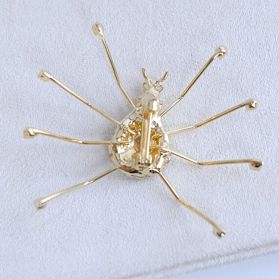 Spilla in oro a guisa di ragno 4.8 gr, 2,5 cm con scagliett | Art La Rosa Casa d'Aste
