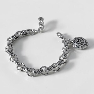 Pulsera Brighton Bibi Heart de filigrana balinesa con forma de corazón abombado, estilo plata J34970 imagen 2