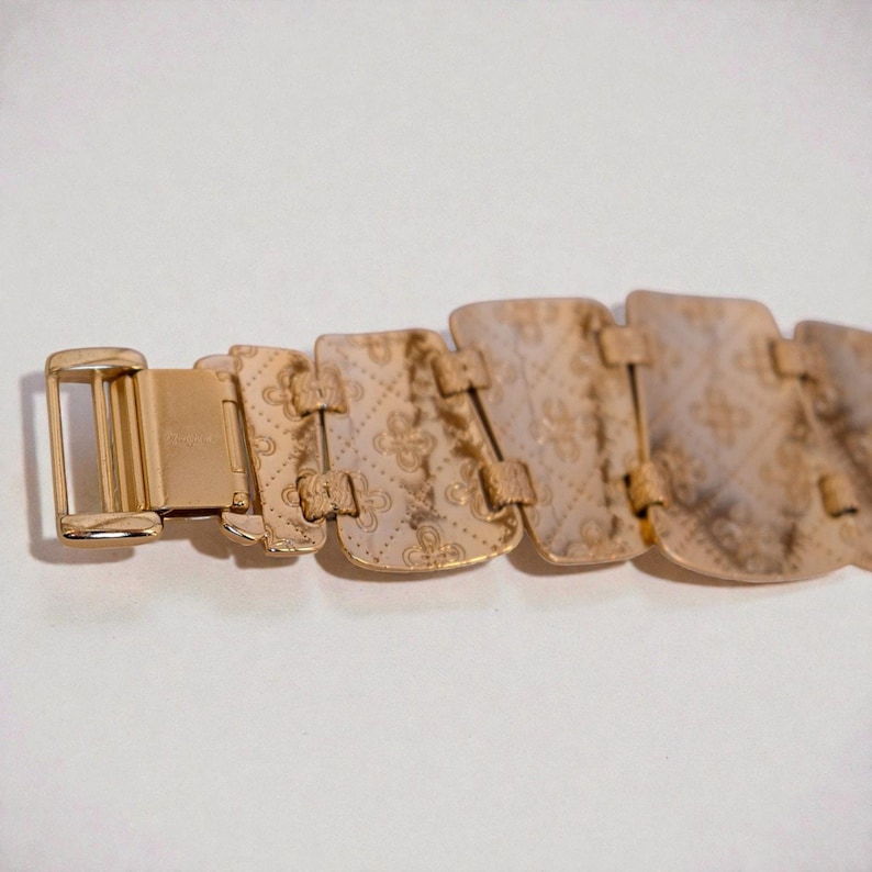 Brighton Trendoro Breites vergoldetes Gliederarmband Fold Over Snap Verschluss im Ruhestand Bild 6