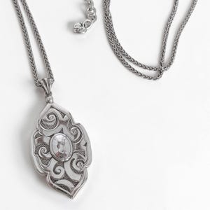 Collar con colgante reversible Brighton Andaluz, chapado en plata, cadena de 86 cm (34"). imagen 3