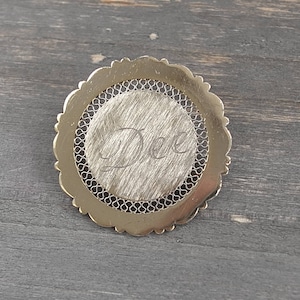 Beau Silver Brooch &quot;Dee&quot; Sterling Silver 1&quot; Vintage Round Engraved 5.36g