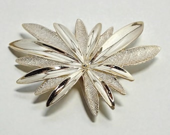 Vintage Sarah Coventry Starburst Floral Gold Tone Brooch Mid Century Designer