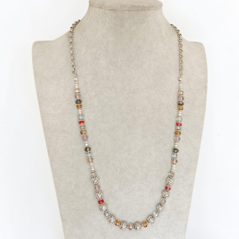 Collar largo de cuentas Brighton Latika con pergamino retirado bañado en plata y multicolor imagen 7