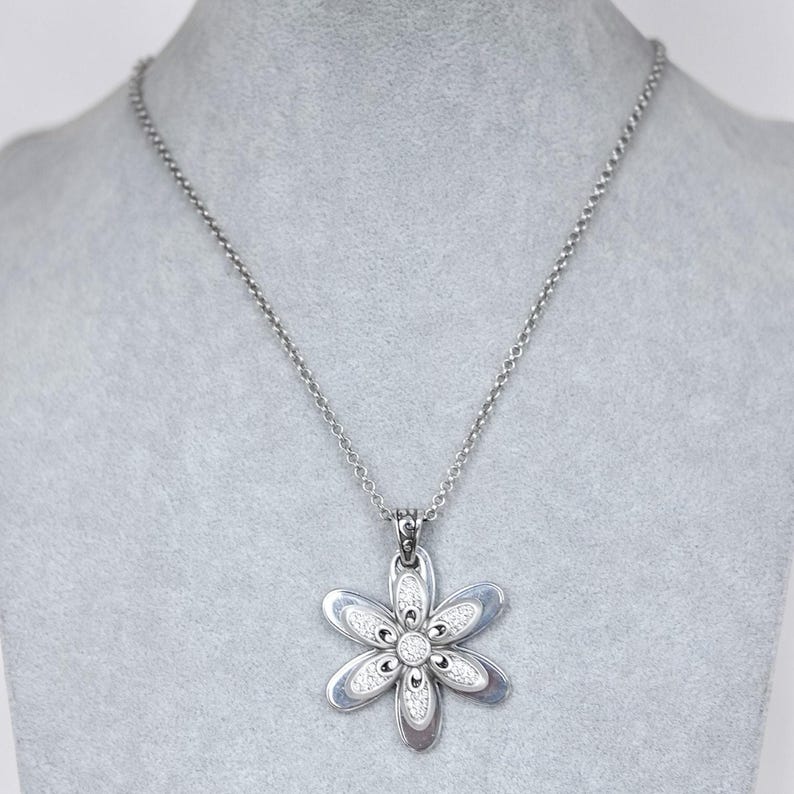 Brighton Dazzle Bloom dubbele madeliefje hanger ketting strass zilver Gepensioneerd afbeelding 3
