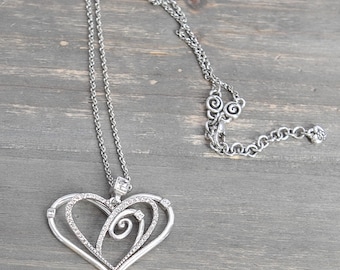 Colar com pingente de coração Brighton Celestia Love | Banhado a prata com cristais | 16-18" Vintage aposentado